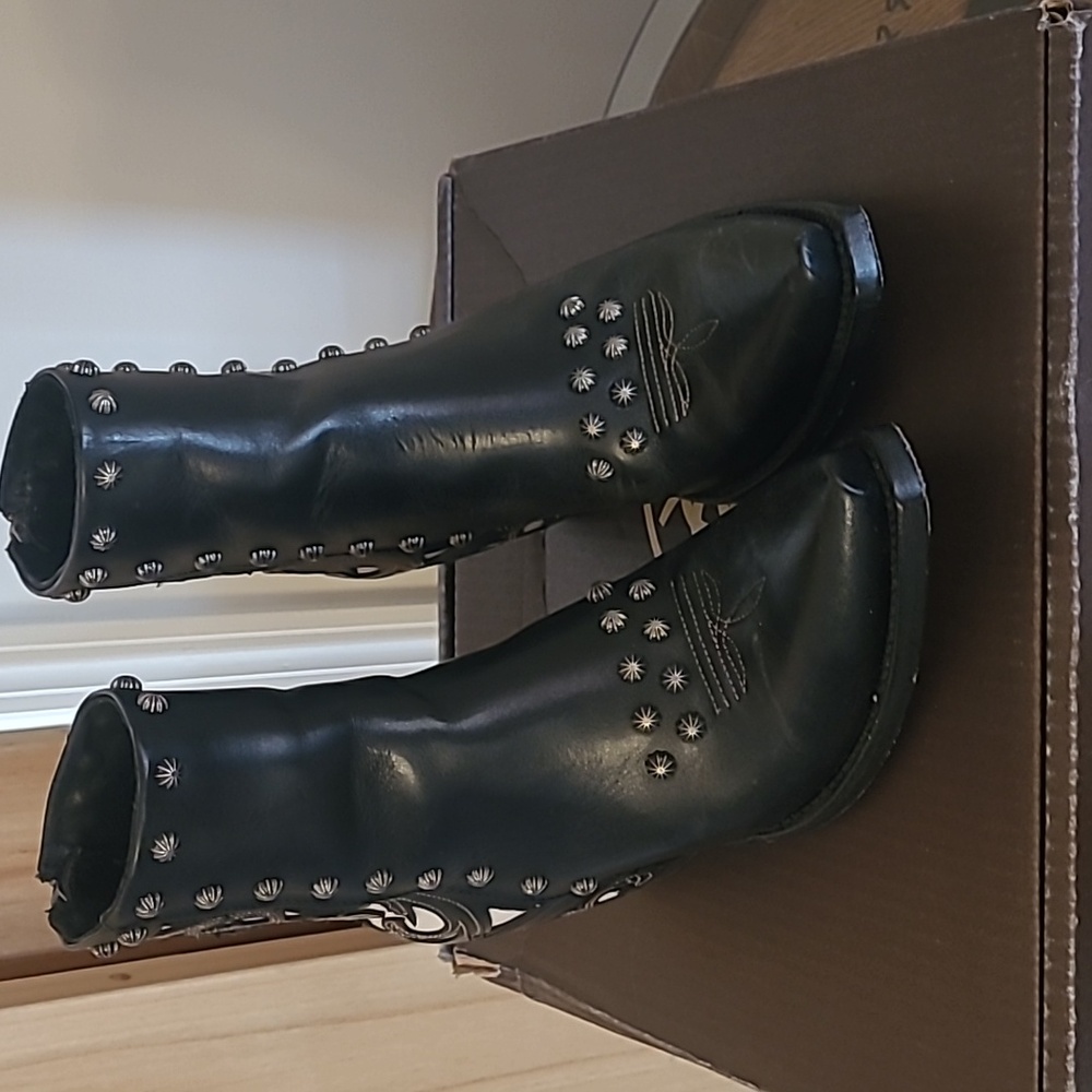 Ariat Diva Boots, size 7 1/2, Lightly worn